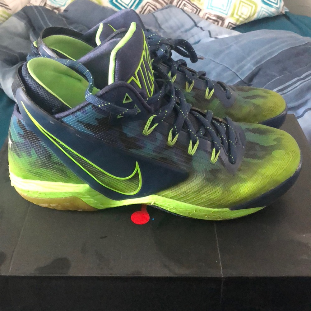 Nike shoes